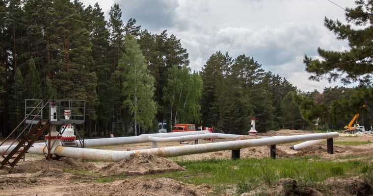Урал произошел разлив нефти из-за аварии на трубопроводе