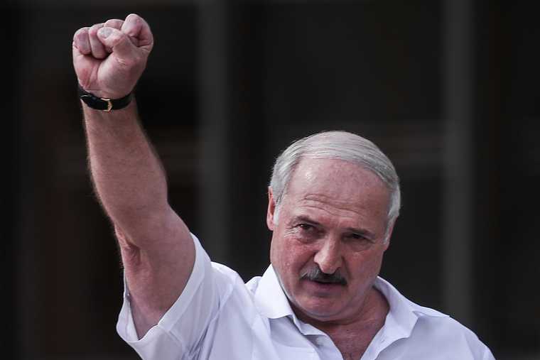Лукашенко закрывает заводы