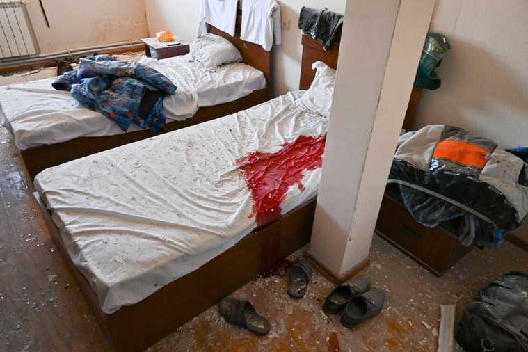 Под обстрел в столице Карабаха попали гостиница и жилые дома. Фото, видео
