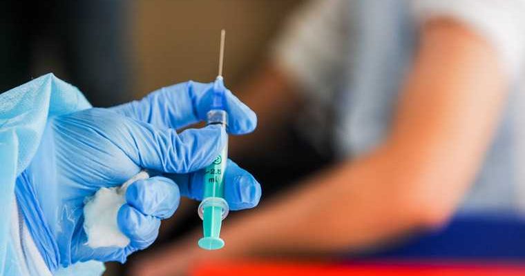 Вакцина от коронавируса поступит в оборот до конца года